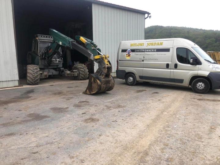 Conception et installation de structures en métal à Brioude